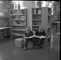 Järvenpään kirjasto Säästöpankin talo 1970-luvulla. Kuvaaja Pekka Luopa