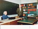 Tyyni Tuulio ja Raimo Raevuori joulun alla 1982 kirjallisuuspiirissä Työväenopistossa.